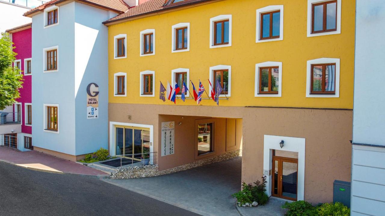 Hotel Galant Mikulov Exterior foto